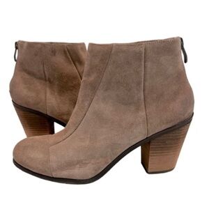 Vince Camuto Grayson Suede Leather Boots Ankle Boots with‎ Stacked Chunky Heel